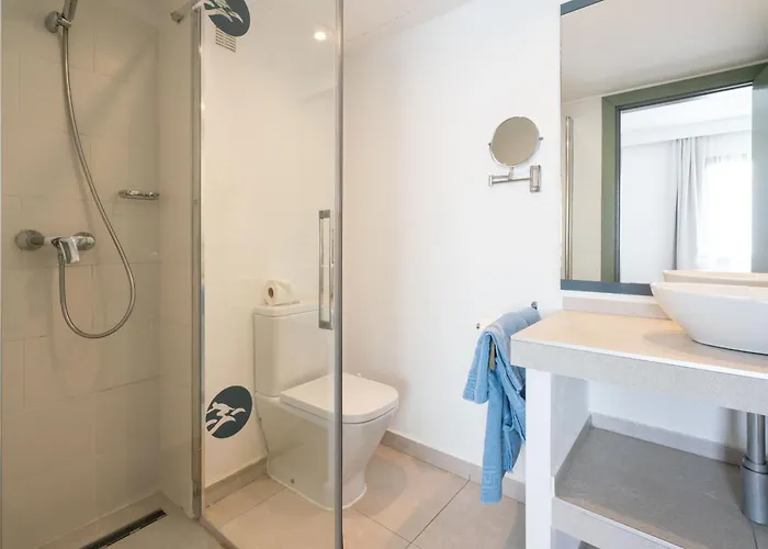 فندق Guya Wave (adults Only) كالا راتخاذا